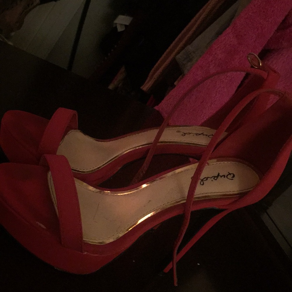 Sexy red heels